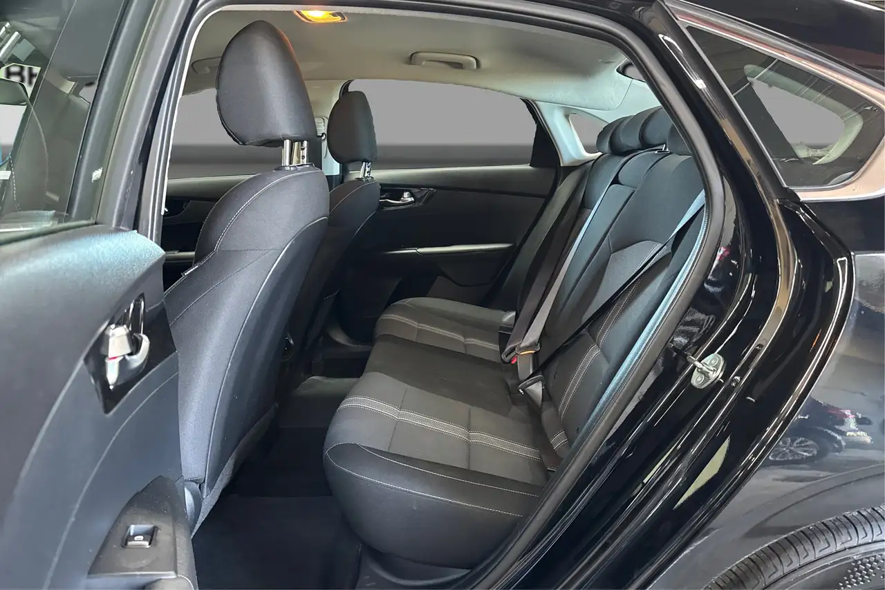 Kia Forte снимка Kia Forte