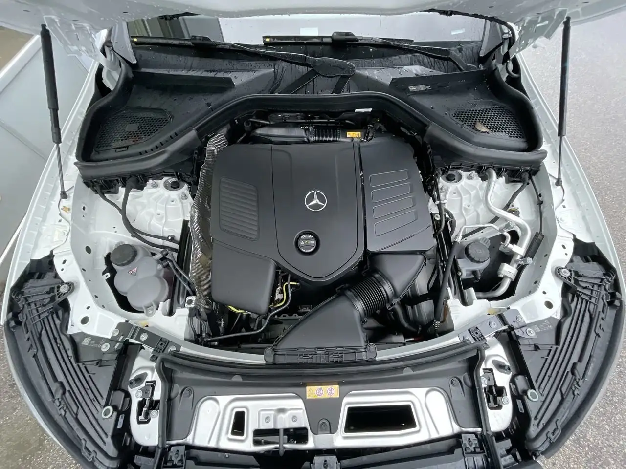 Mercedes-Benz GLC снимка Mercedes-Benz GLC