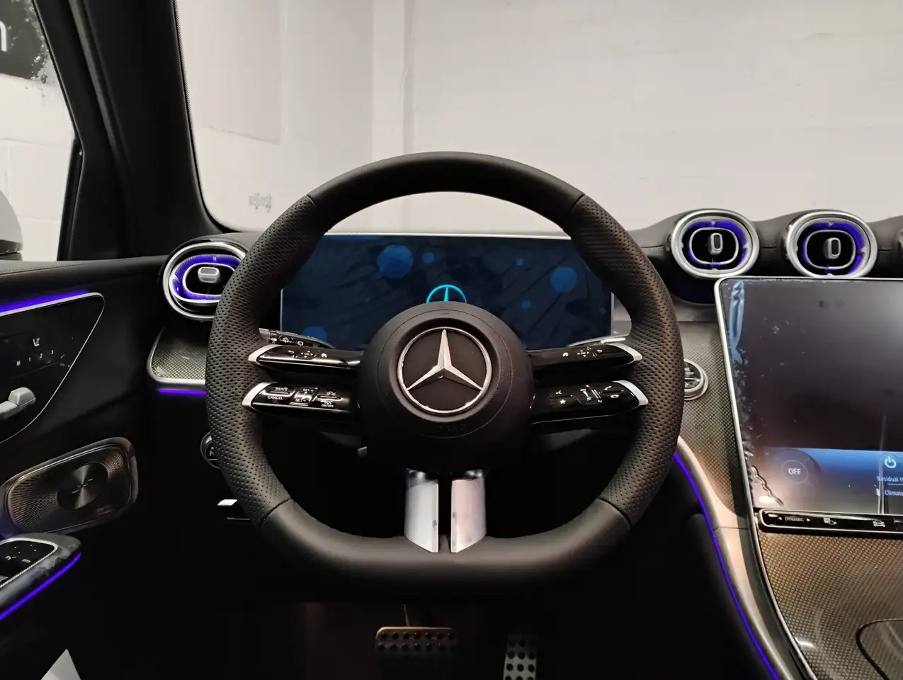 Mercedes-Benz GLC снимка Mercedes-Benz GLC