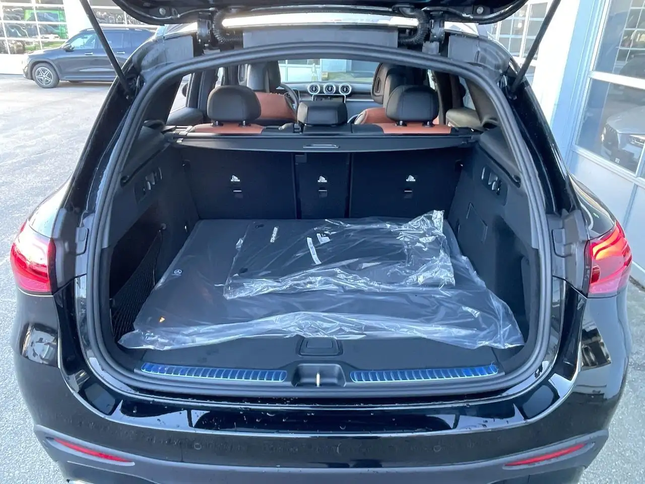 Mercedes-Benz GLC снимка Mercedes-Benz GLC