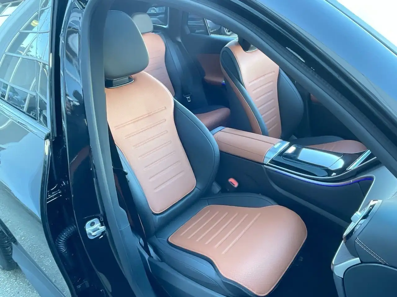 Mercedes-Benz GLC снимка Mercedes-Benz GLC