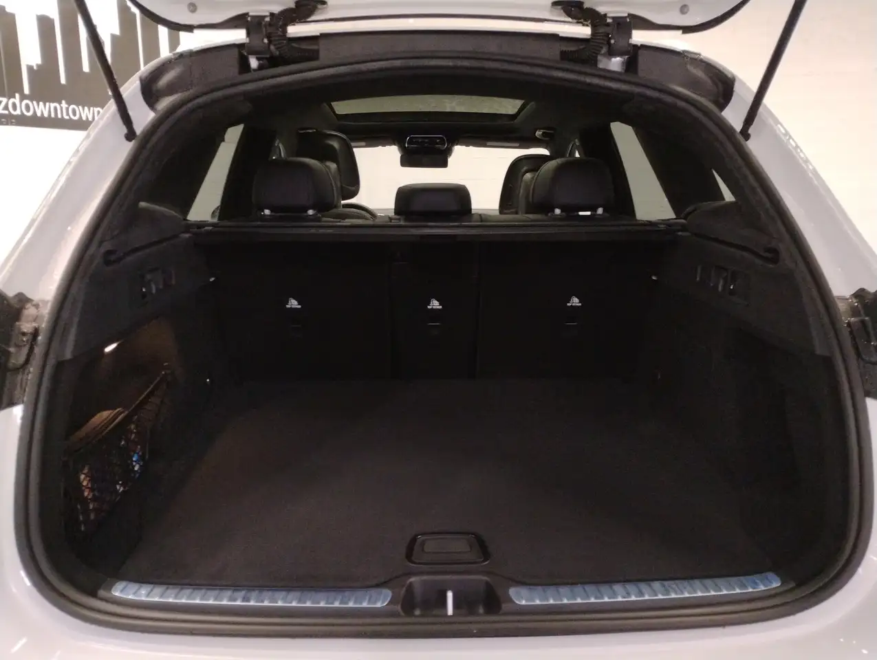 Mercedes-Benz GLC снимка Mercedes-Benz GLC
