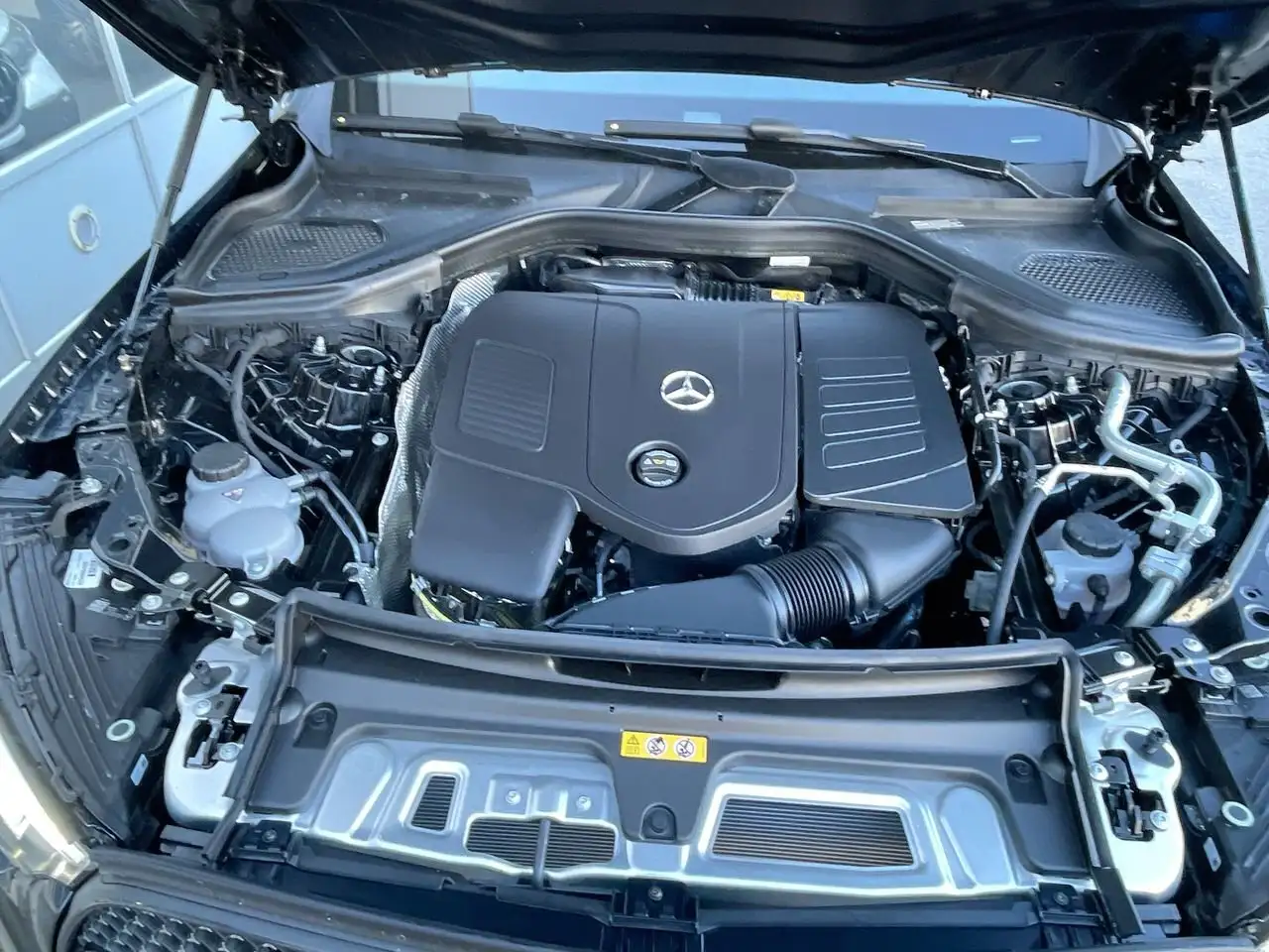 Mercedes-Benz GLC снимка Mercedes-Benz GLC