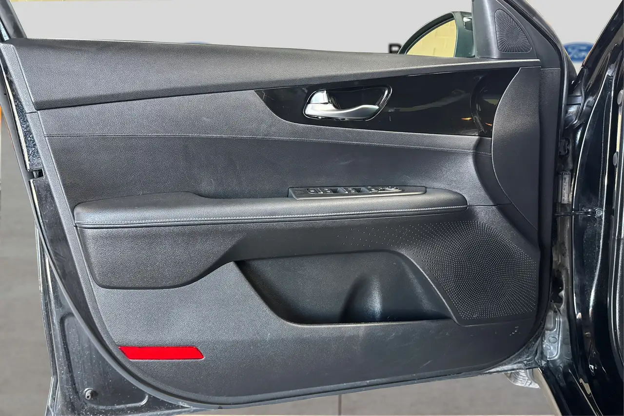 Kia Forte снимка Kia Forte