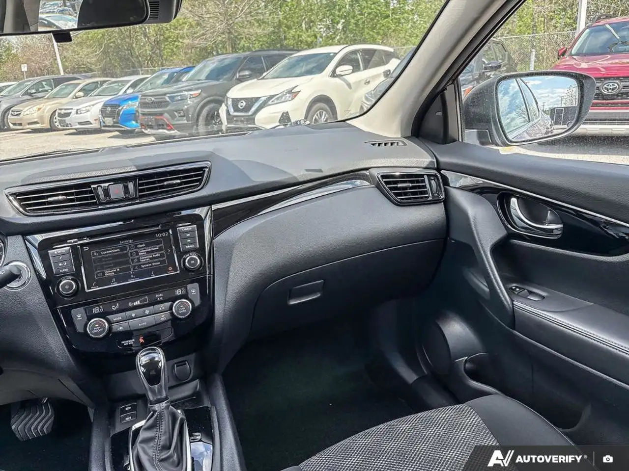 Nissan Qashqai снимка Nissan Qashqai