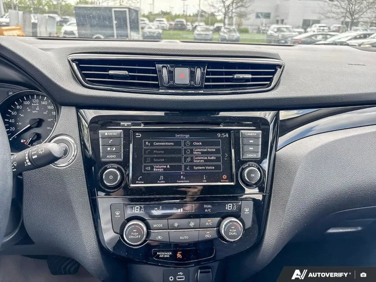 Nissan Qashqai снимка Nissan Qashqai
