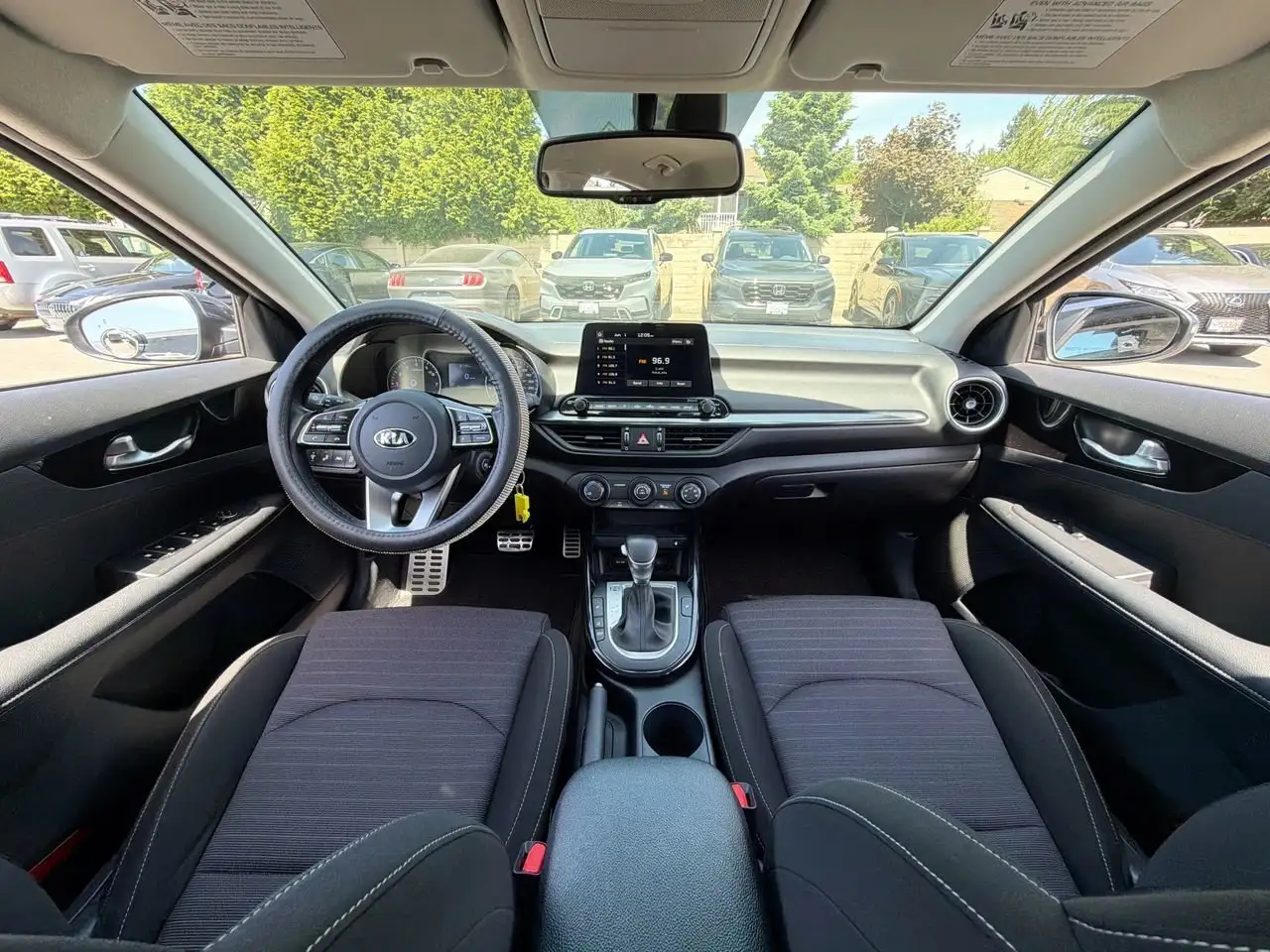Kia Forte снимка Kia Forte
