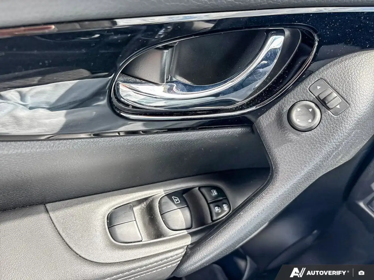 Nissan Qashqai снимка Nissan Qashqai