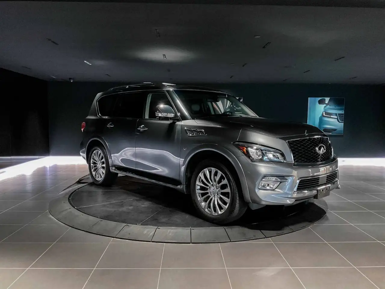 Infiniti QX80 снимка Infiniti QX80