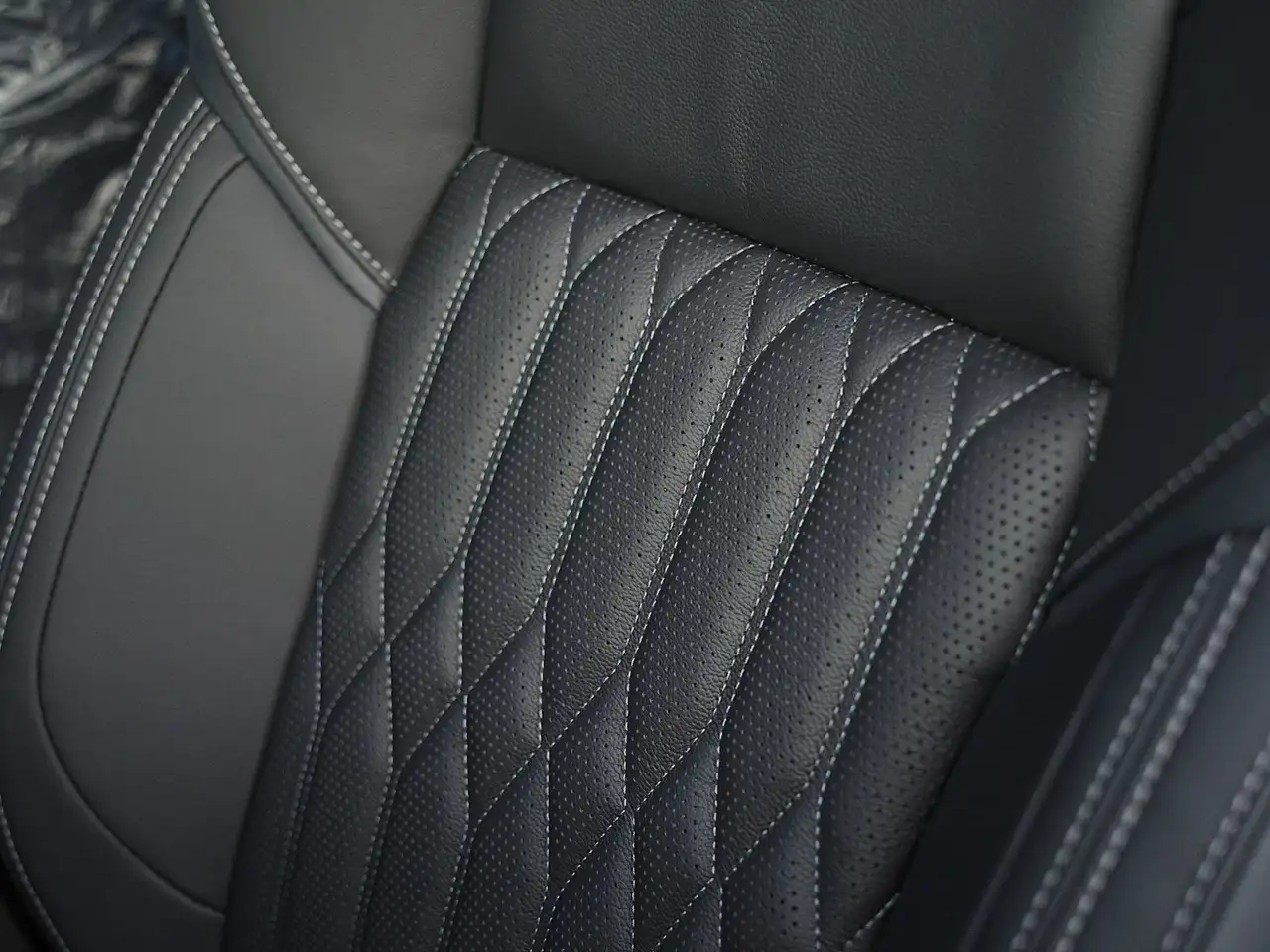 Mitsubishi Outlander photo Mitsubishi Outlander