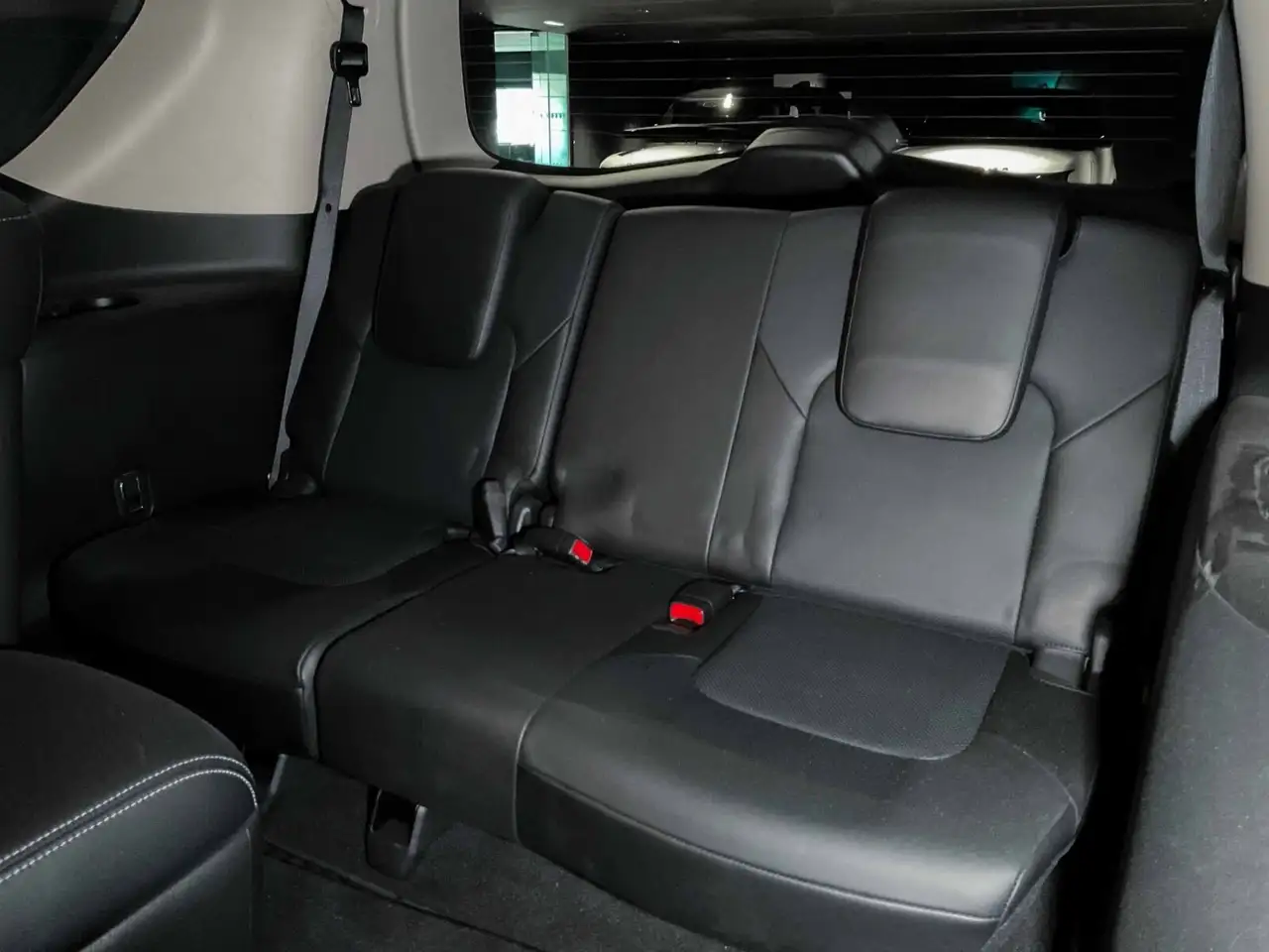 Infiniti QX80 снимка Infiniti QX80