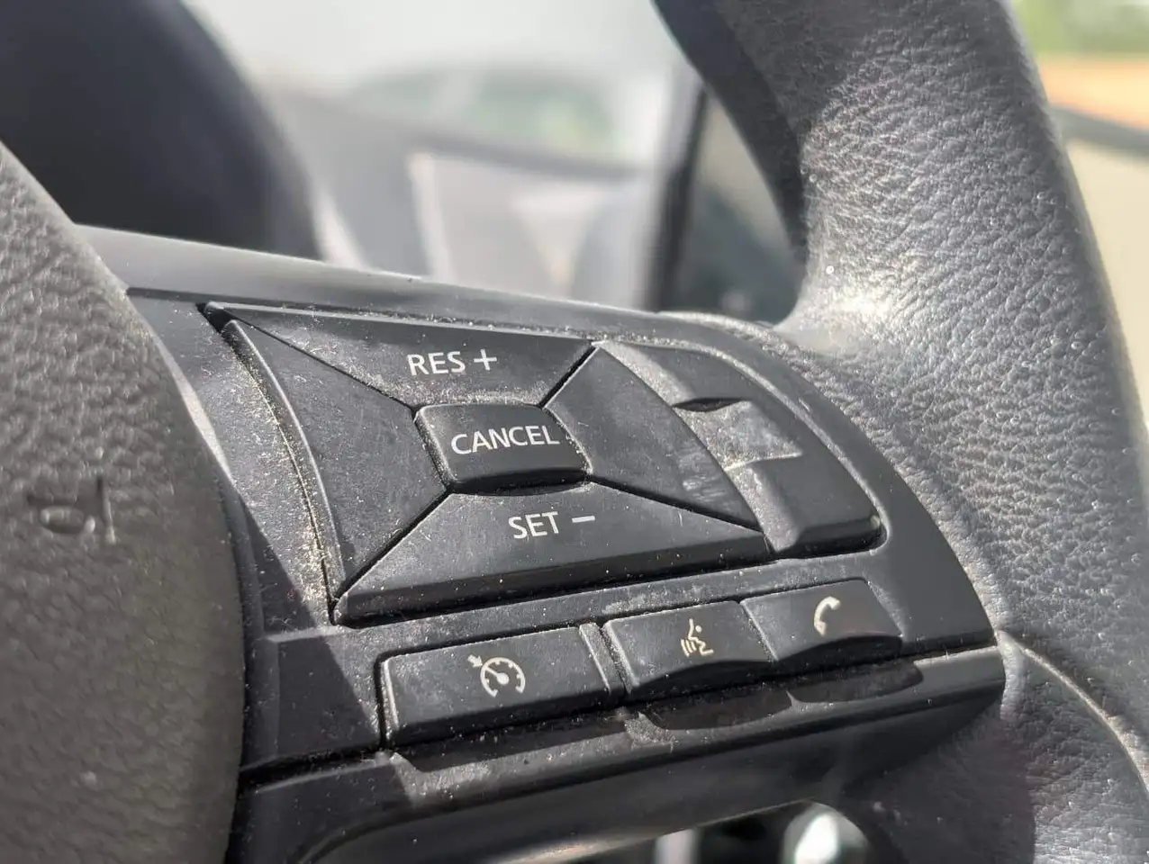 Nissan Sentra снимка Nissan Sentra