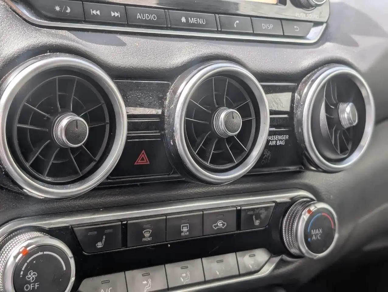 Nissan Sentra снимка Nissan Sentra