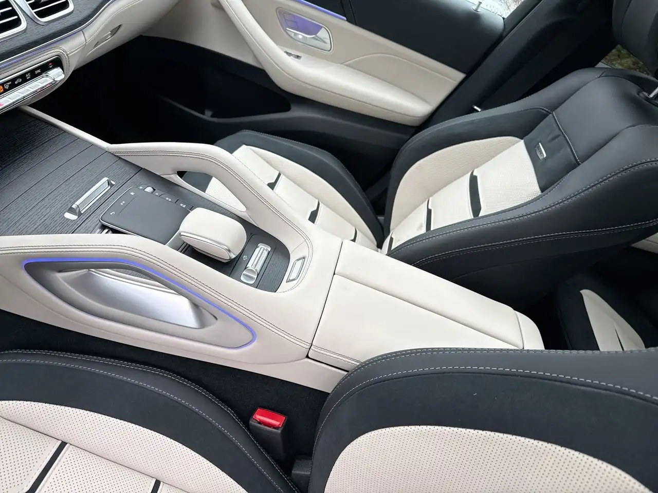 Mercedes-Benz GLE снимка Mercedes-Benz GLE