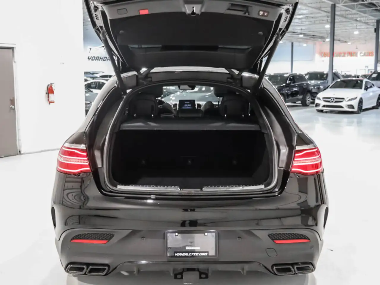 Mercedes-Benz GLE снимка Mercedes-Benz GLE