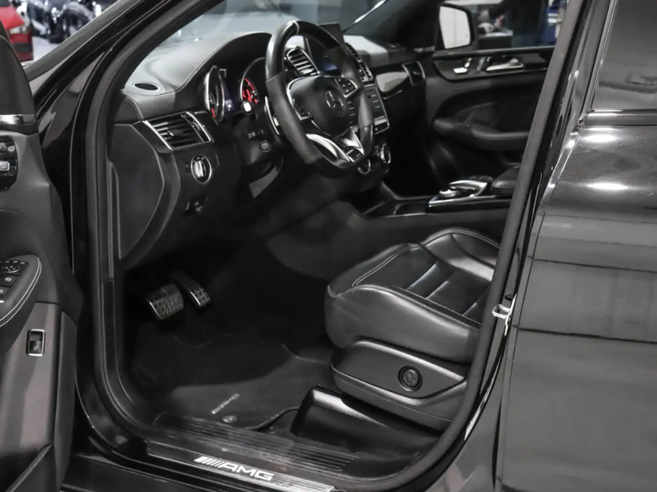 Mercedes-Benz GLE снимка Mercedes-Benz GLE