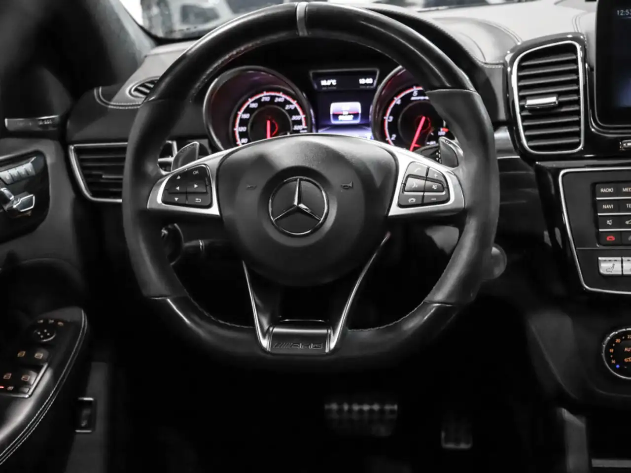 Mercedes-Benz GLE снимка Mercedes-Benz GLE