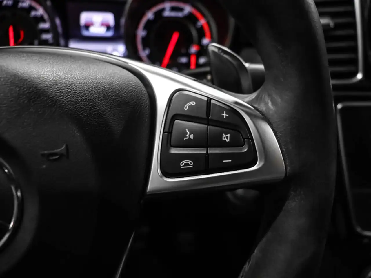 Mercedes-Benz GLE снимка Mercedes-Benz GLE