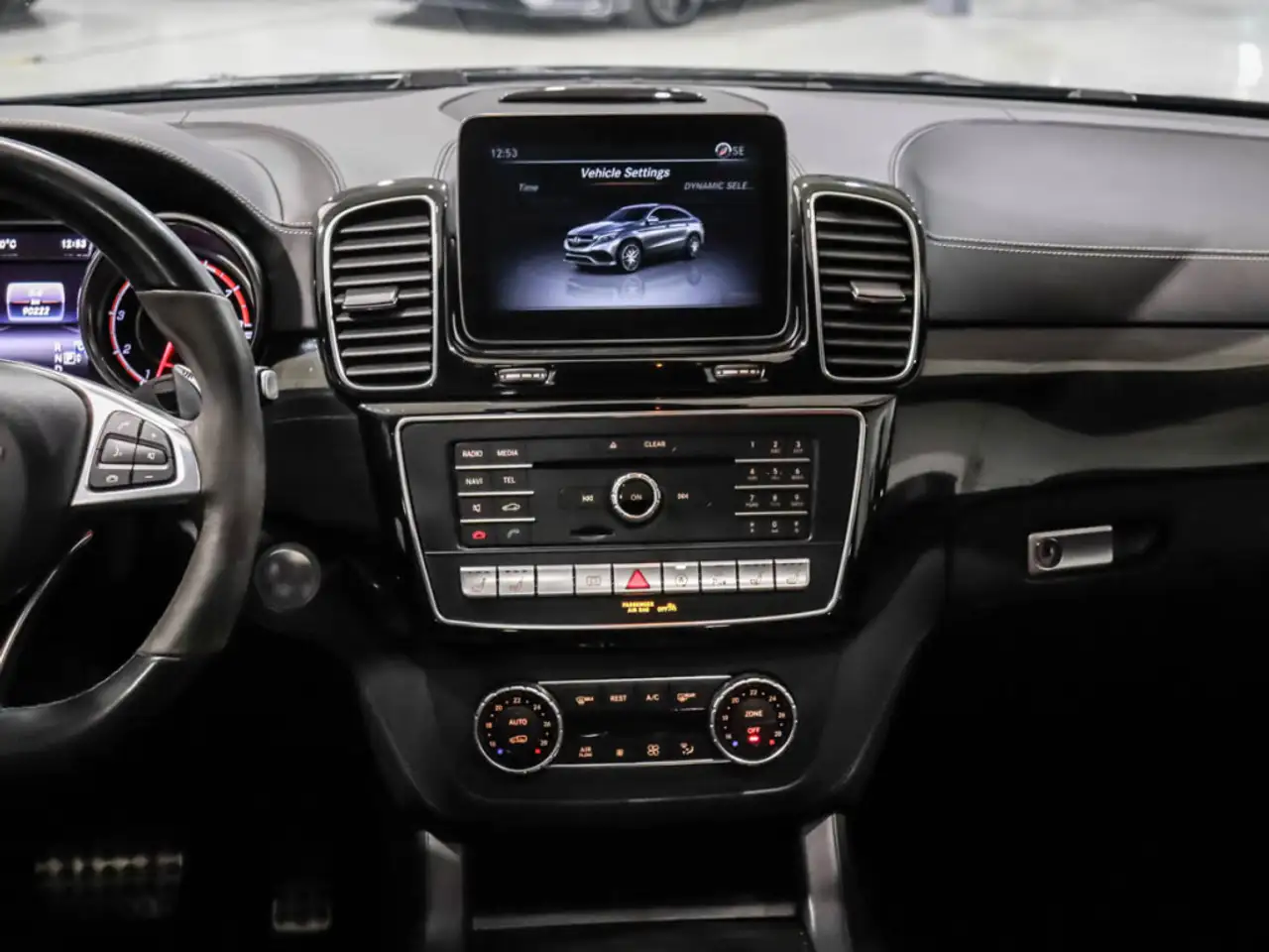 Mercedes-Benz GLE снимка Mercedes-Benz GLE