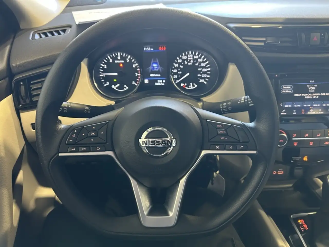 Nissan Qashqai снимка Nissan Qashqai