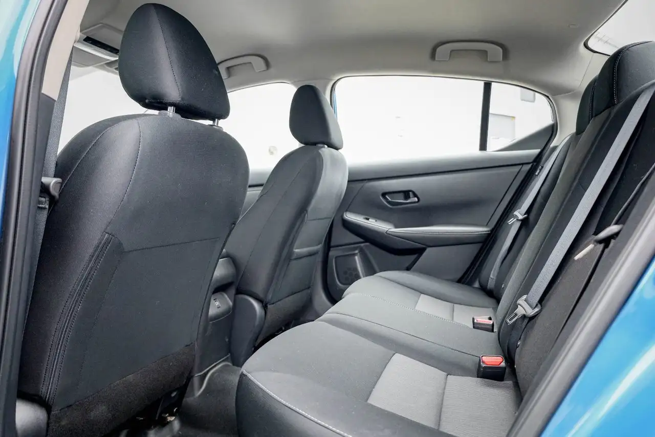Nissan Sentra снимка Nissan Sentra