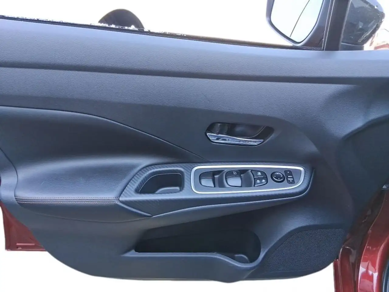 Nissan Versa снимка Nissan Versa