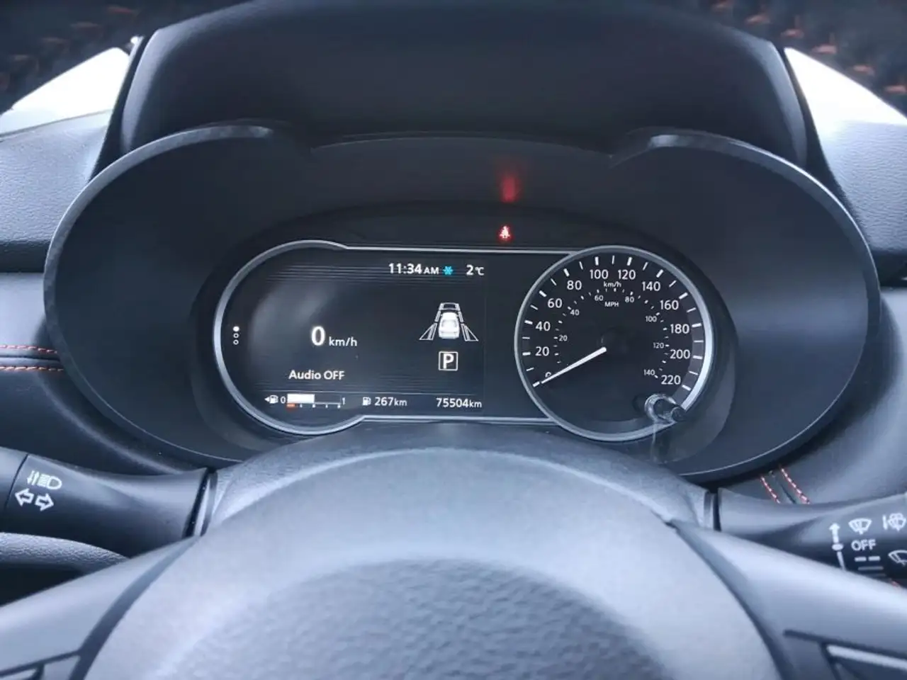 Nissan Versa снимка Nissan Versa