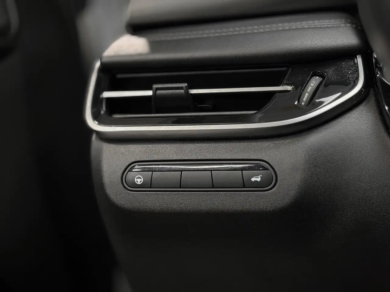 Infiniti QX60 снимка Infiniti QX60