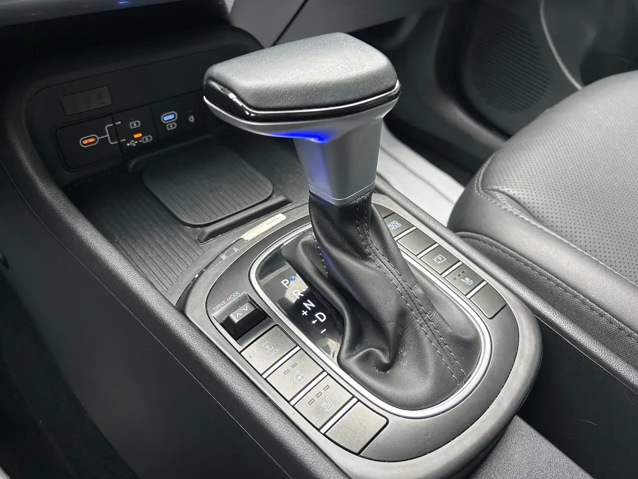 Hyundai KONA снимка Hyundai KONA