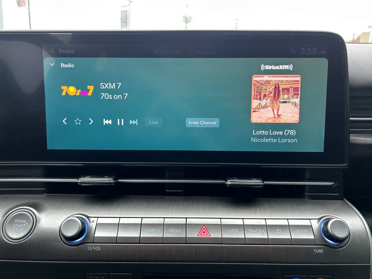 Hyundai KONA снимка Hyundai KONA