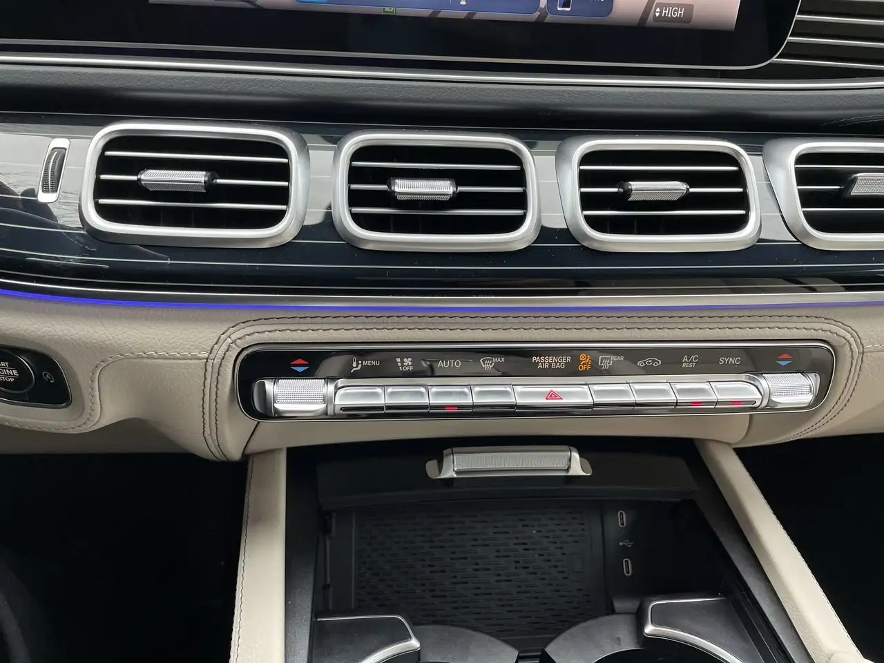 Mercedes-Benz GLE снимка Mercedes-Benz GLE