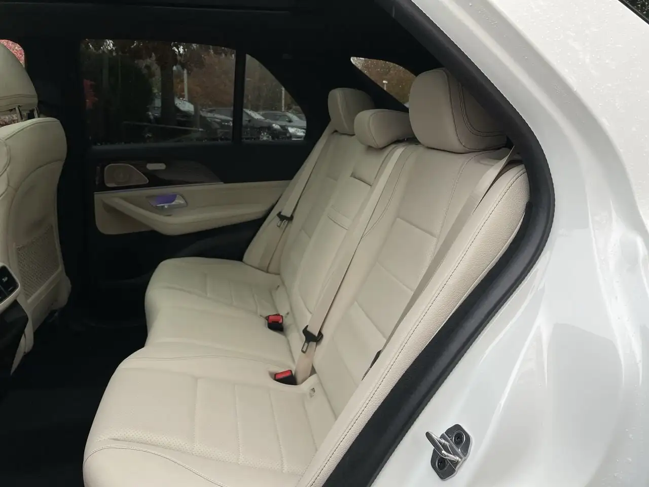Mercedes-Benz GLE снимка Mercedes-Benz GLE