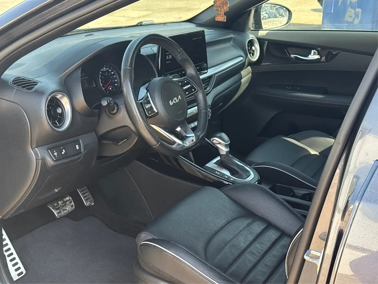 Kia Forte снимка Kia Forte