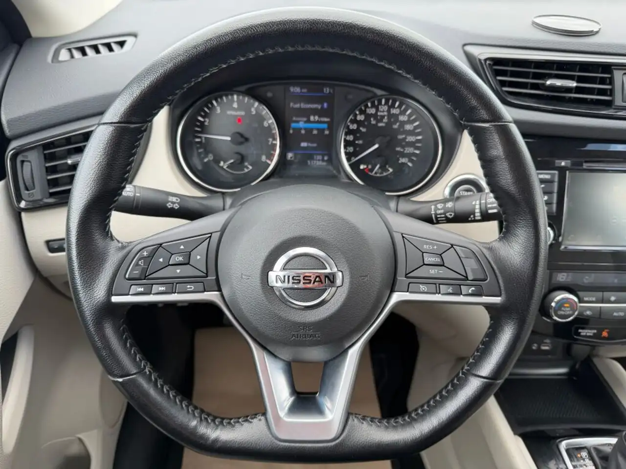 Nissan Qashqai снимка Nissan Qashqai