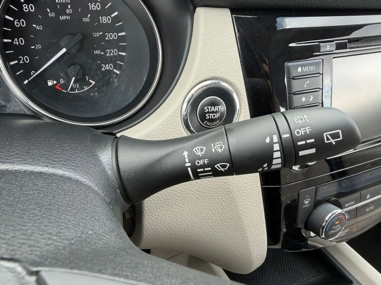 Nissan Qashqai снимка Nissan Qashqai