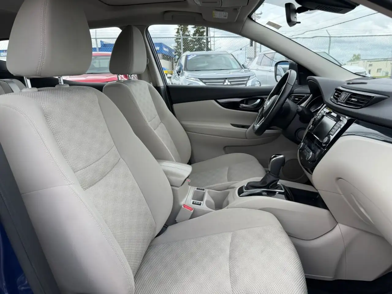 Nissan Qashqai снимка Nissan Qashqai