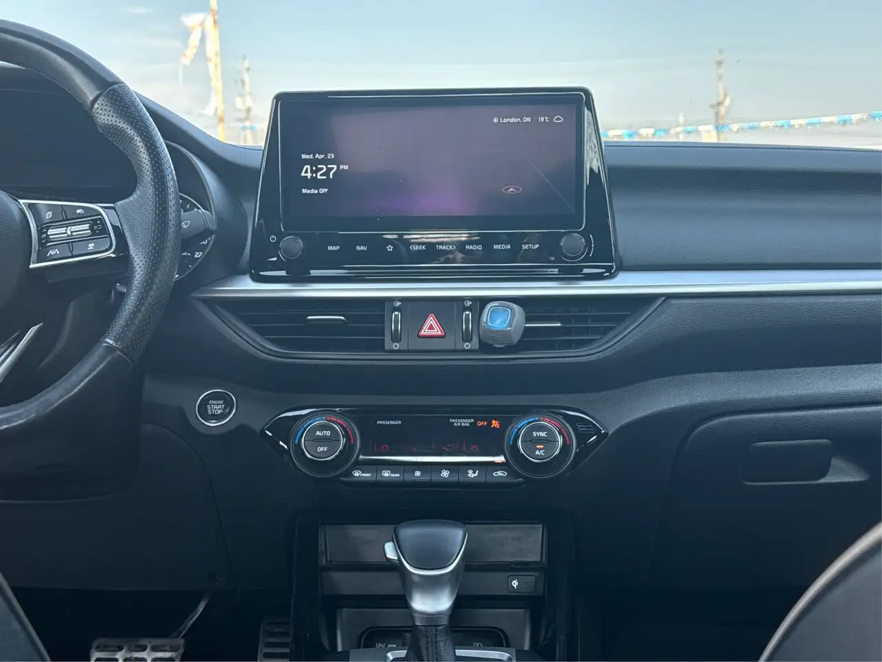 Kia Forte снимка Kia Forte