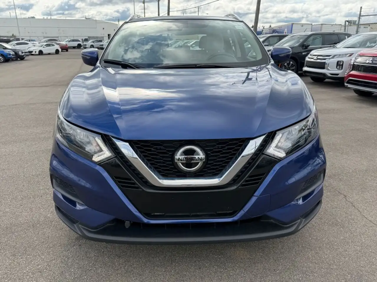 Nissan Qashqai снимка Nissan Qashqai