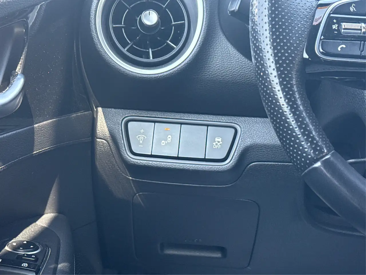 Kia Forte снимка Kia Forte