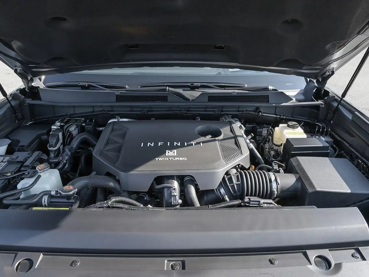 Infiniti QX80 fotografie Infiniti QX80