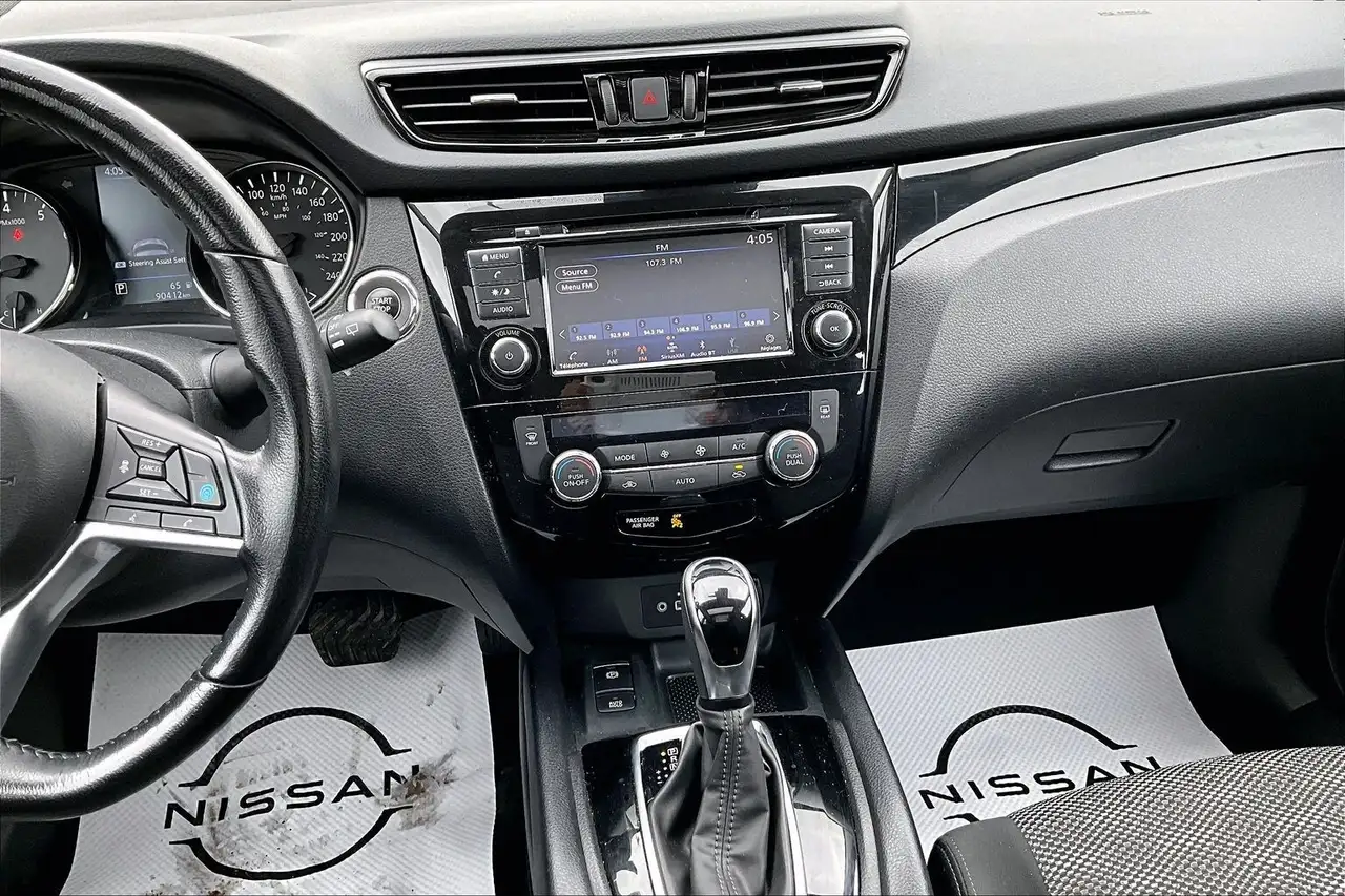 Nissan Qashqai снимка Nissan Qashqai