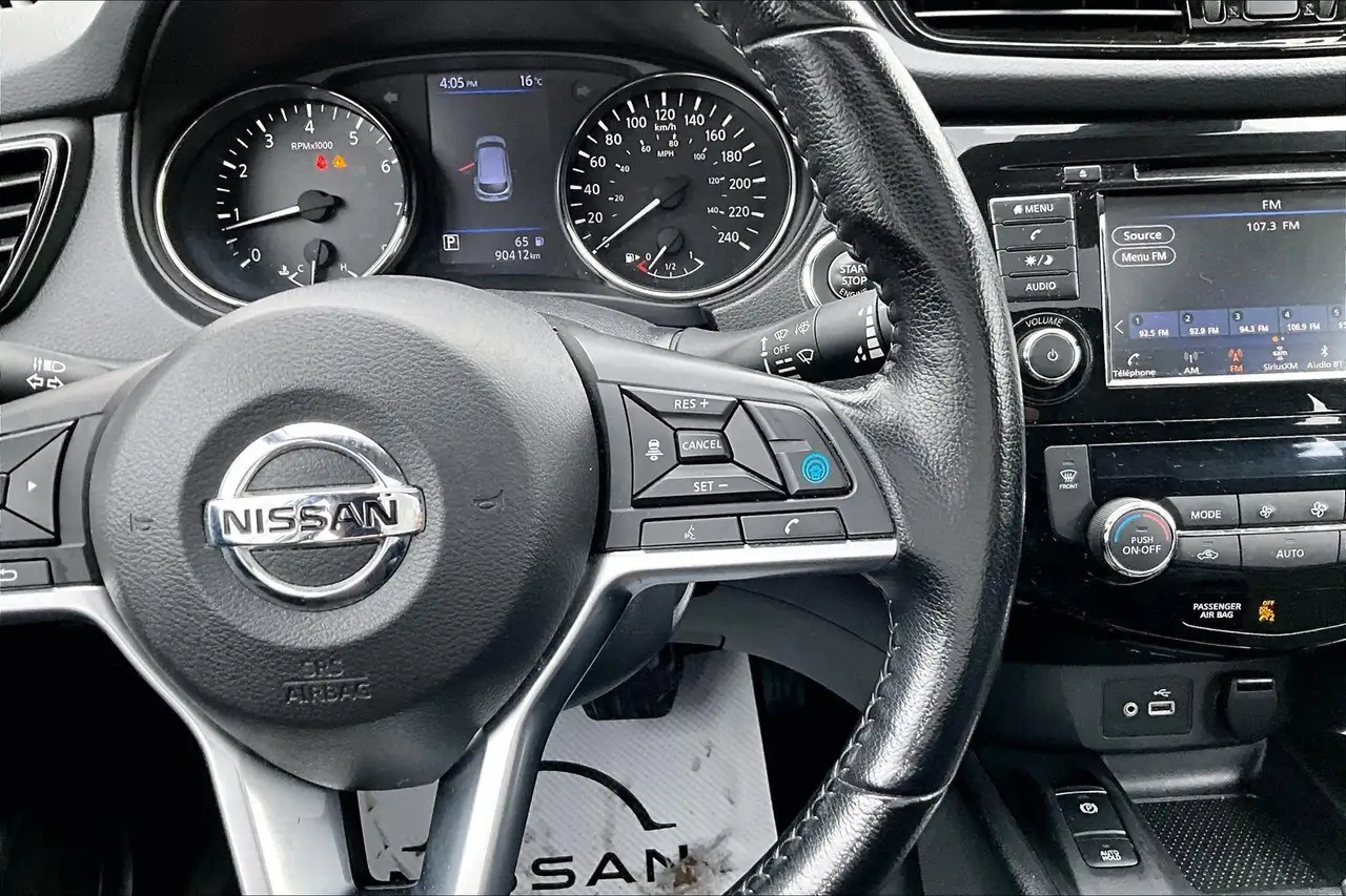 Nissan Qashqai снимка Nissan Qashqai
