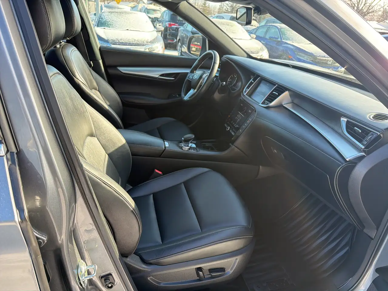 Infiniti QX50 снимка Infiniti QX50