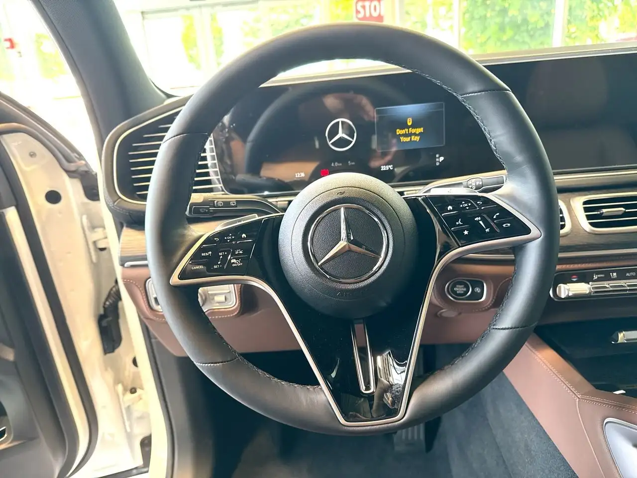 Mercedes-Benz GLE снимка Mercedes-Benz GLE