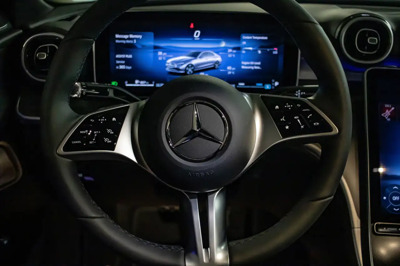 Mercedes-Benz C-Class photo Mercedes-Benz C-Class