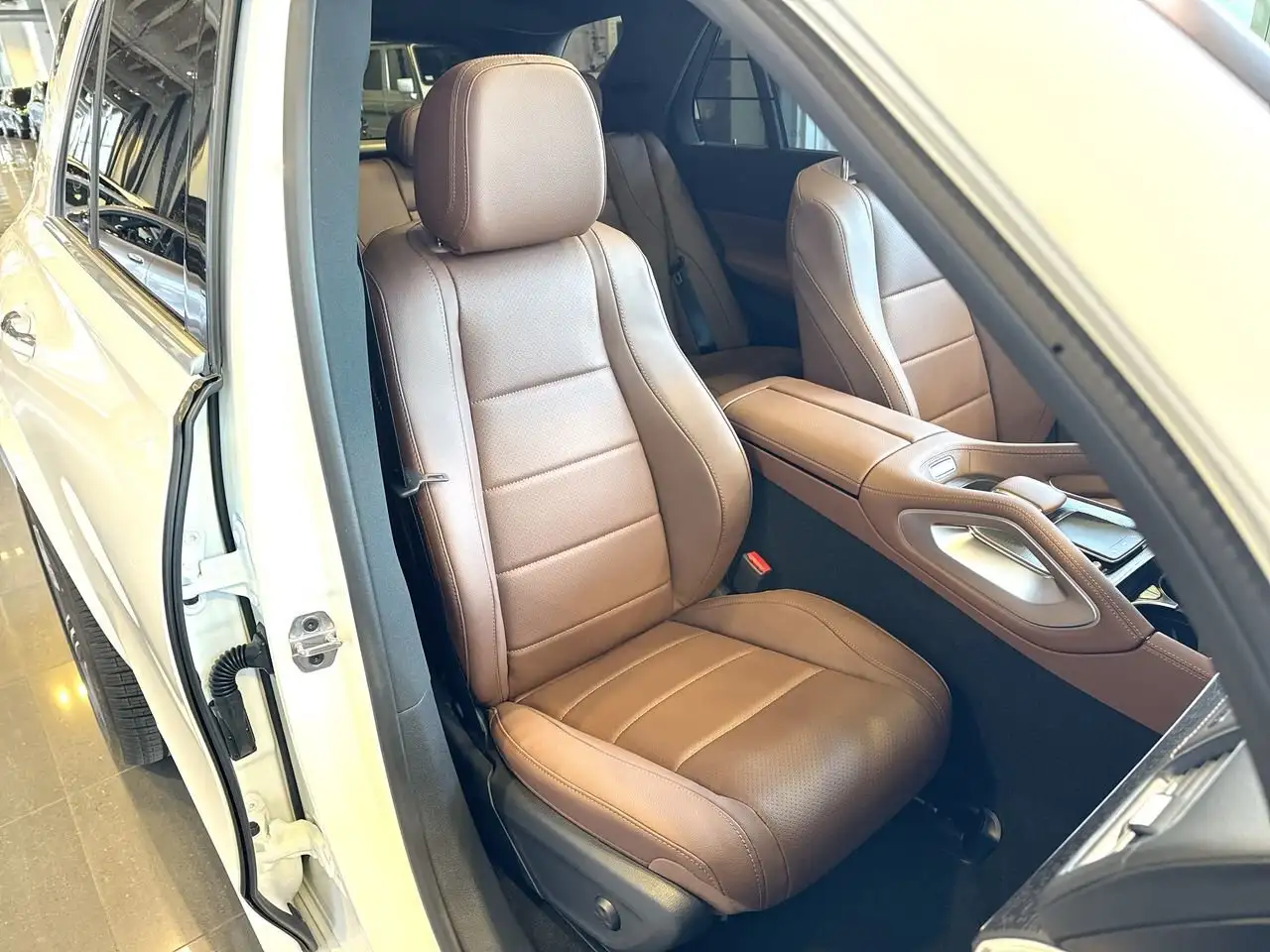 Mercedes-Benz GLE снимка Mercedes-Benz GLE