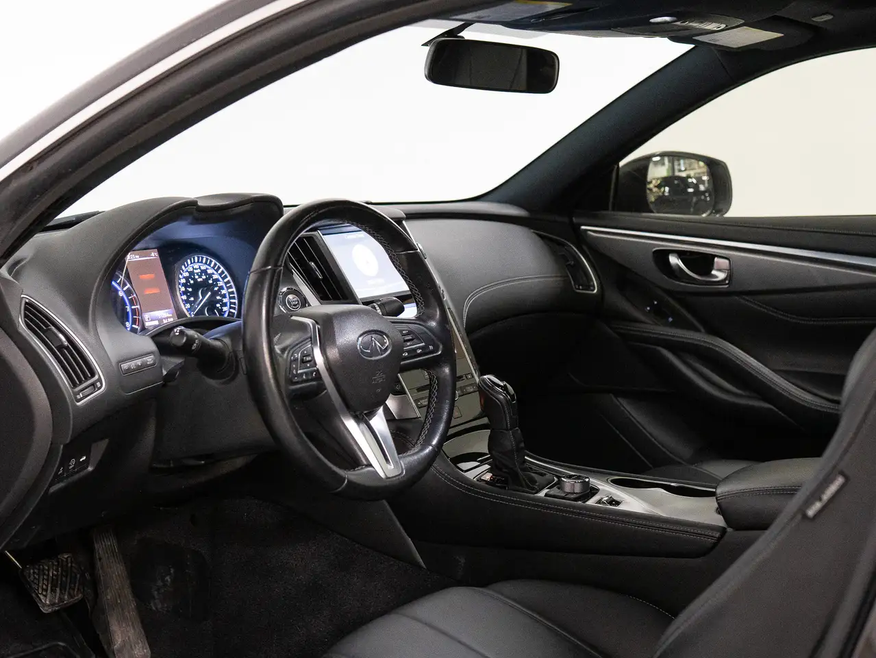 Infiniti Q60 fotografie Infiniti Q60