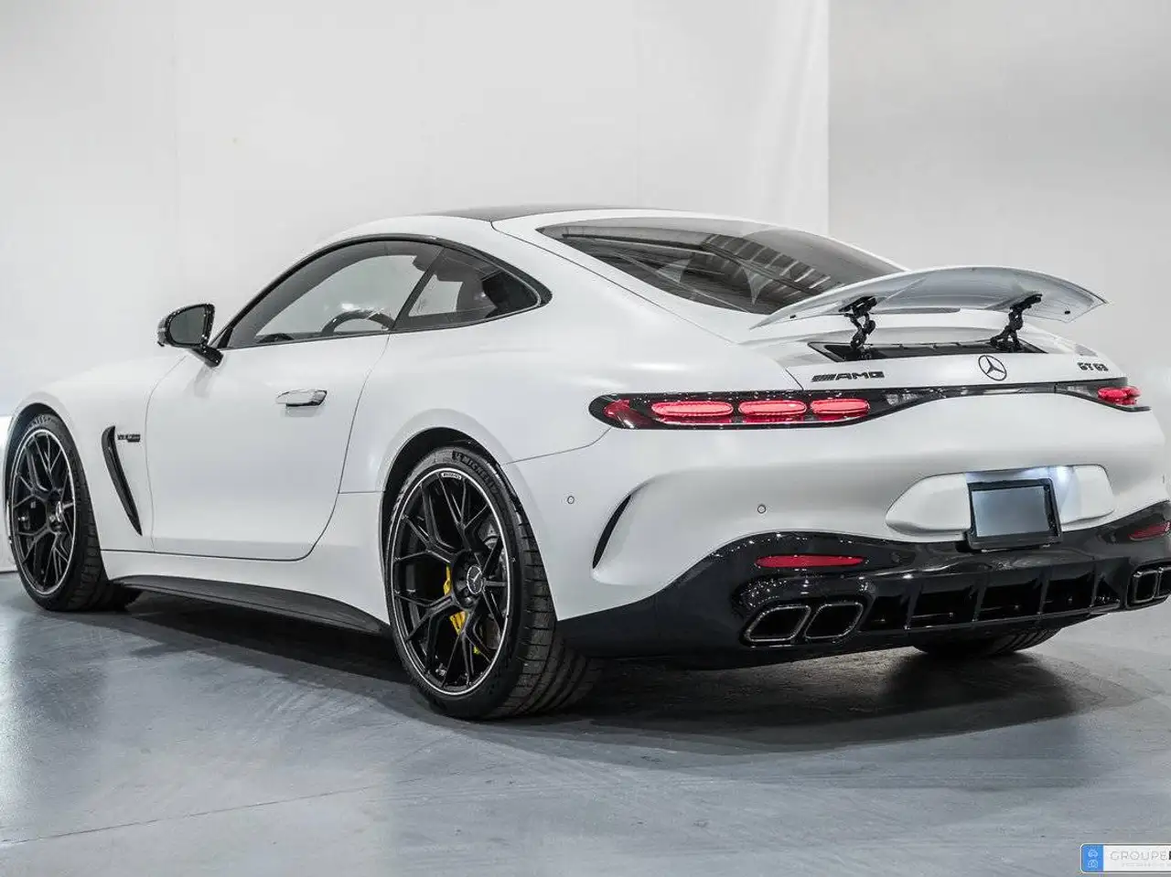 Mercedes-Benz AMG GT снимка Mercedes-Benz AMG GT