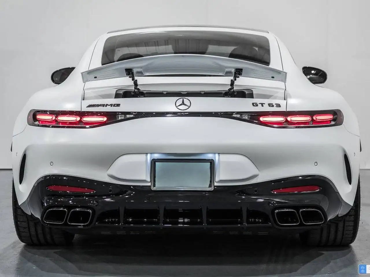 Mercedes-Benz AMG GT снимка Mercedes-Benz AMG GT