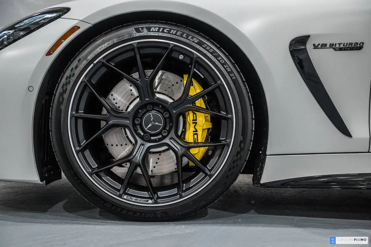 Mercedes-Benz AMG GT снимка Mercedes-Benz AMG GT